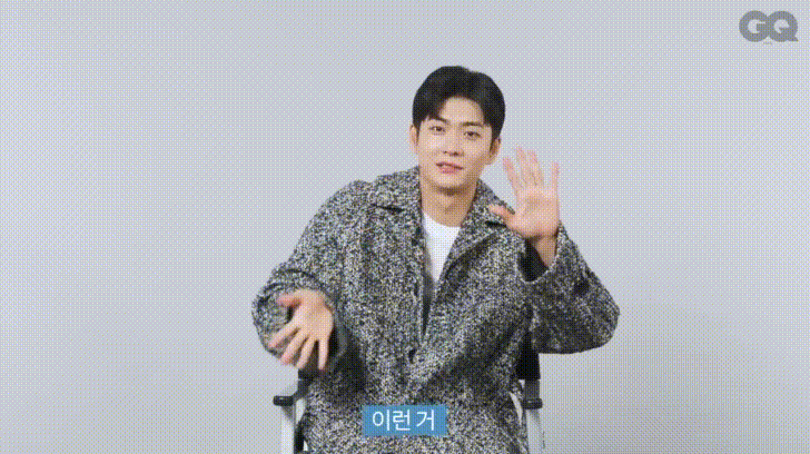 姜泰伍表演默劇