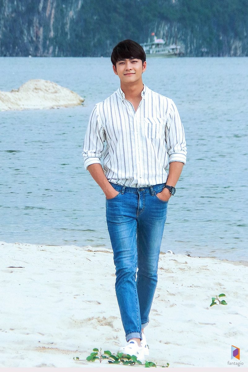 姜泰伍曾主演韓國&越南合拍的電視劇《今天也青春》