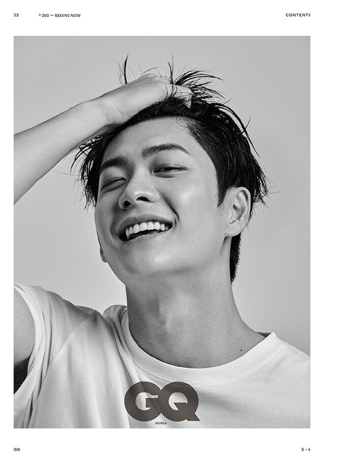 姜泰伍為韓國雜誌〈GQ KOREA〉拍攝時尚畫報