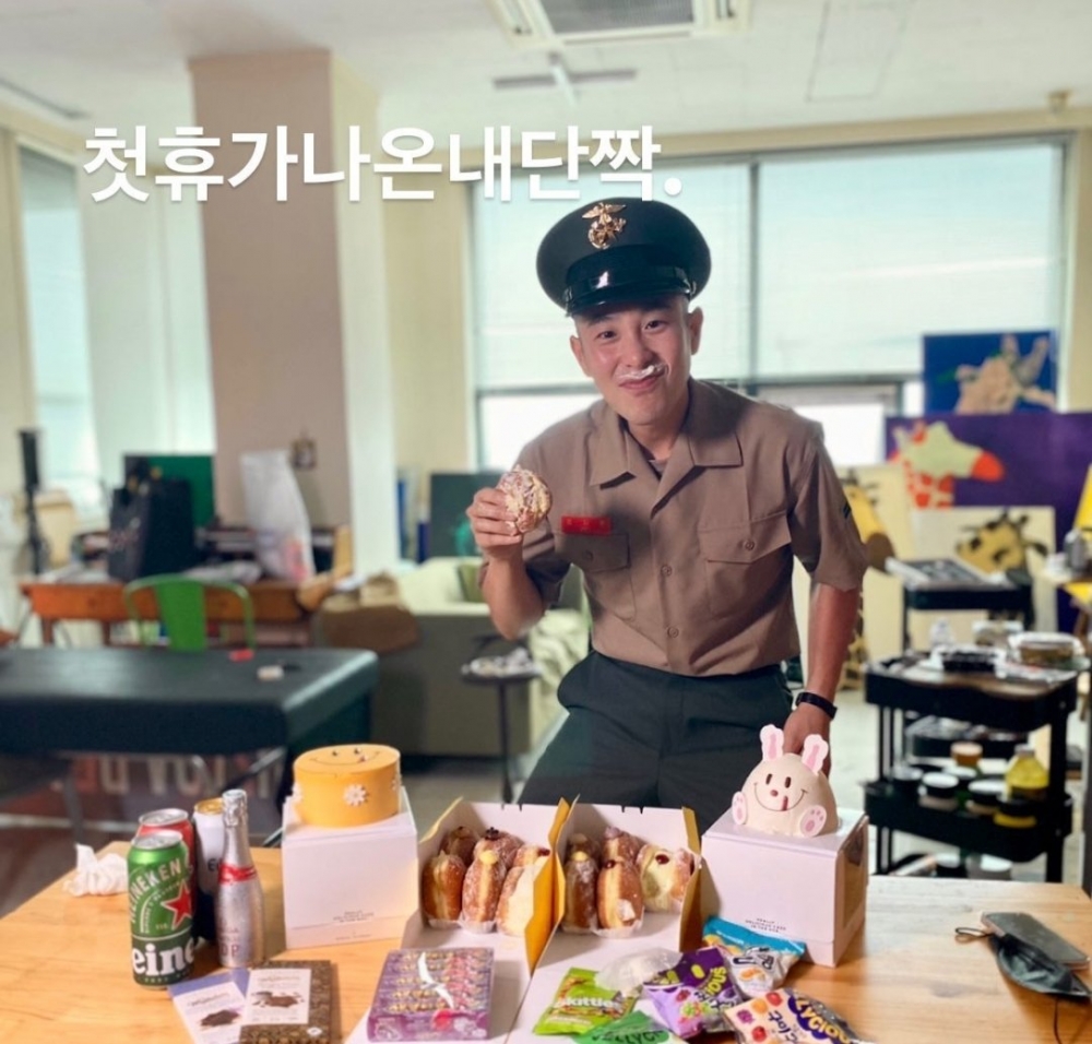 宋旻浩發文迎接死黨P.O休假