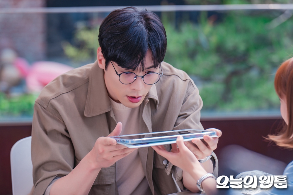 崔丹尼爾飾演石亨智