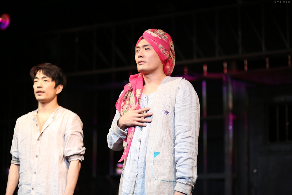 崔代勳2015年出演同志題材的舞台劇《蜘蛛女之吻》