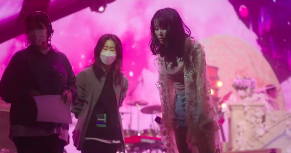 IU曾因「聽不到」而中斷彩排