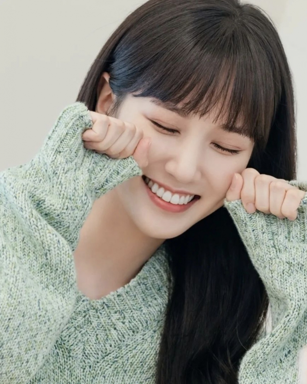 朴恩斌在見面會上演場三首歌曲