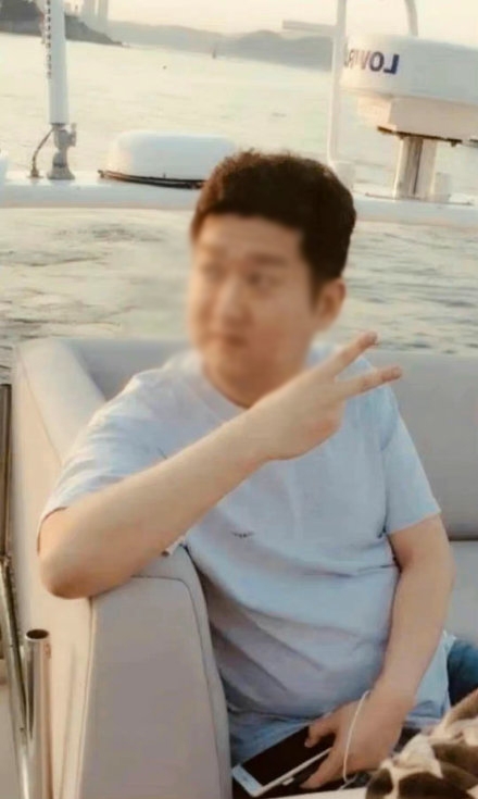 疑似姜鐘賢的正面照曝光