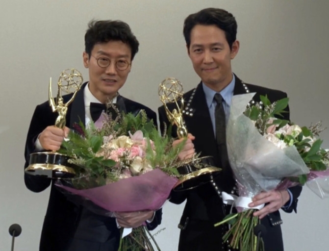 黃東赫與演員李政宰分別獲得「導演獎」與「最佳男主角獎」