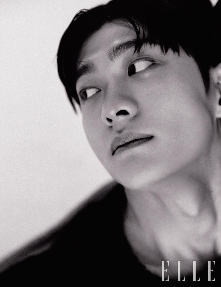 姜泰伍《ELLE KOREA》時尚畫報公開