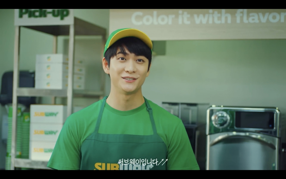 姜泰伍日前為Subway拍攝廣告