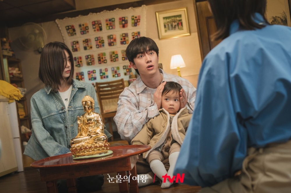 洪秀哲在劇中是「財閥家的傻兒子」