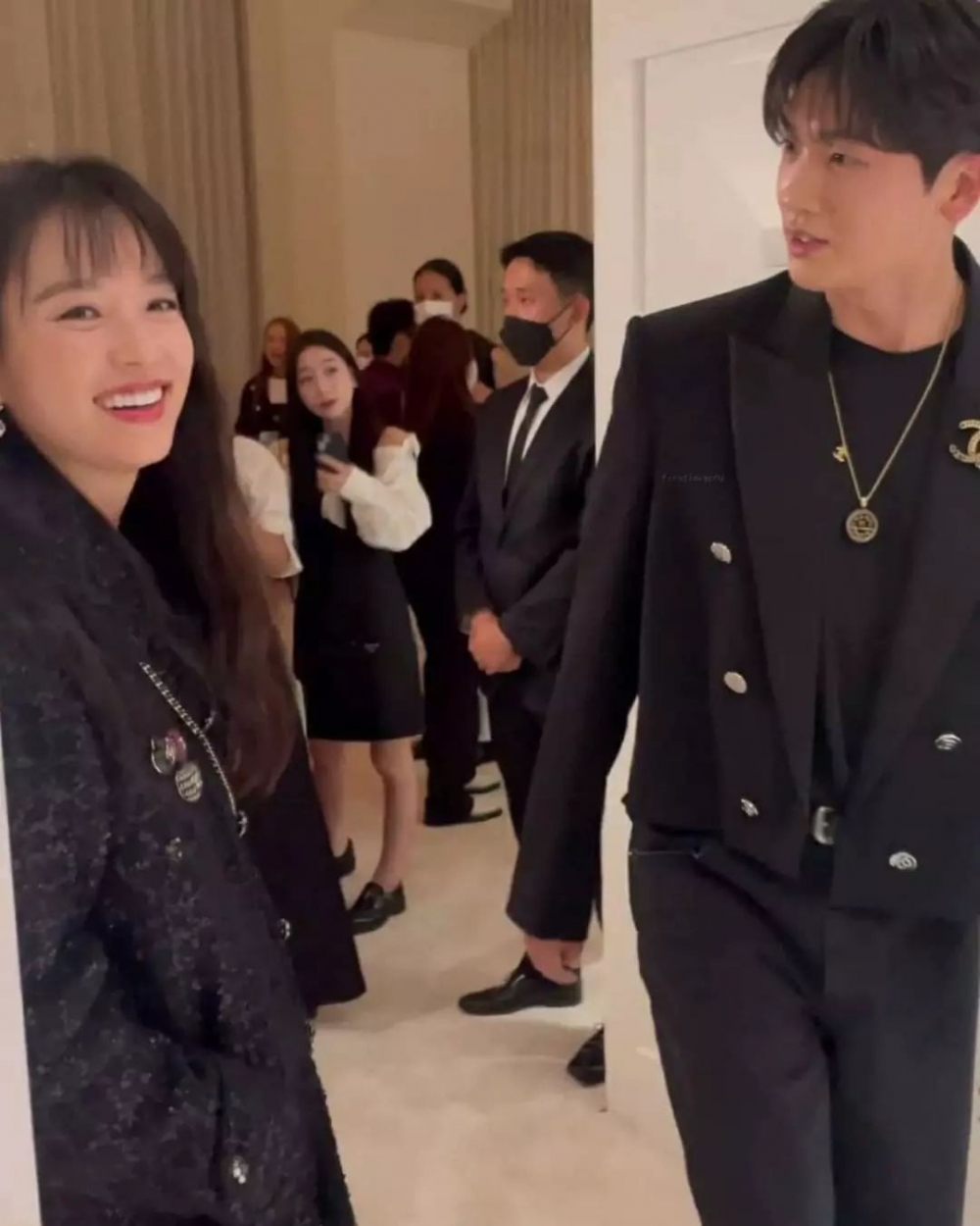 韓孝周、朴炯植同框出席品牌開幕會