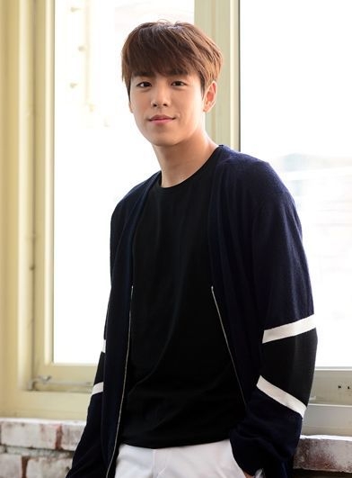 李玹雨飾演山神「李寶謙」