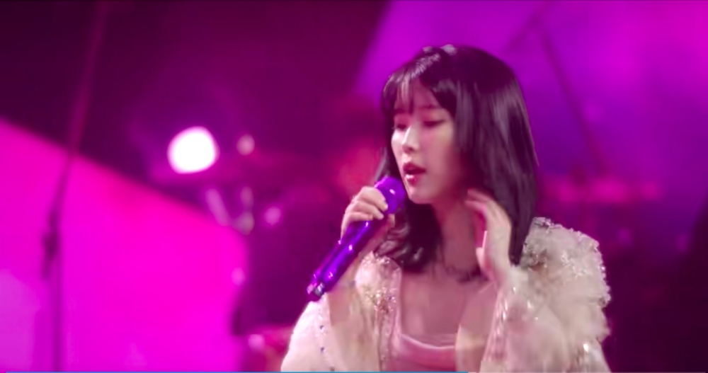 IU曾因「聽不到」而中斷彩排