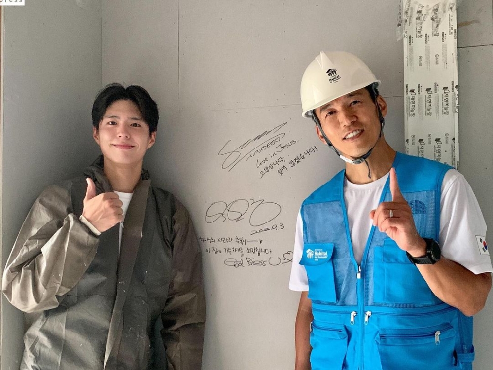 朴寶劍與歌手SEAN一起做公益