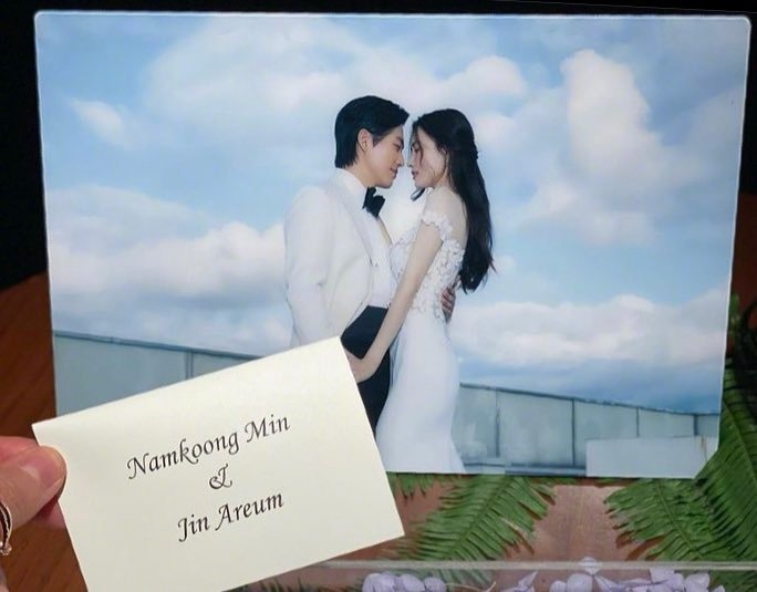 南宮珉夫婦的婚紗照