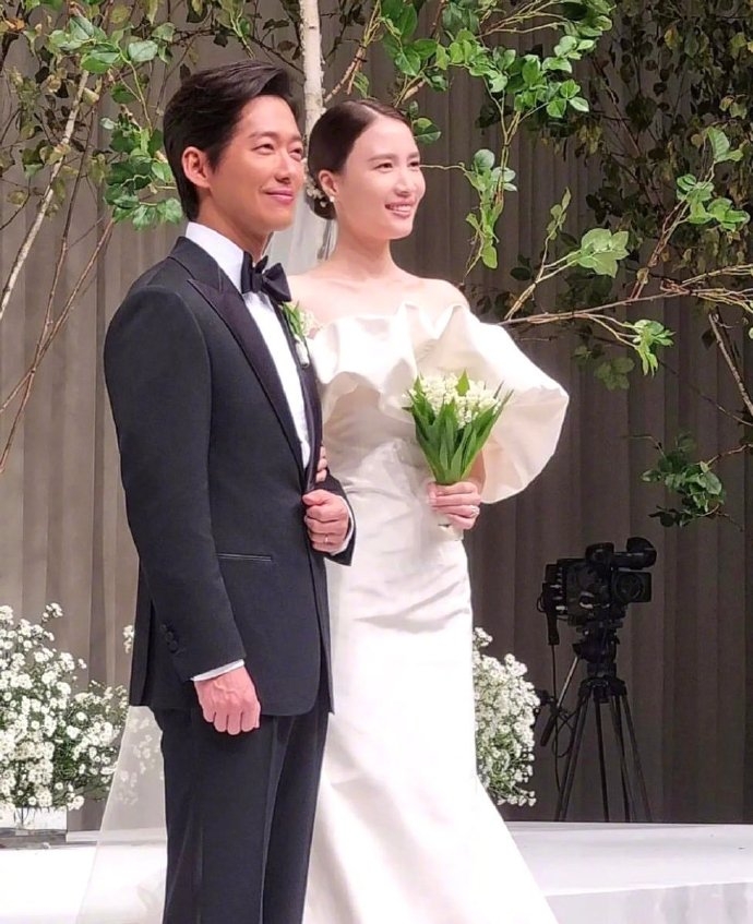 南宮珉與交往七年的女友陳雅凜結婚