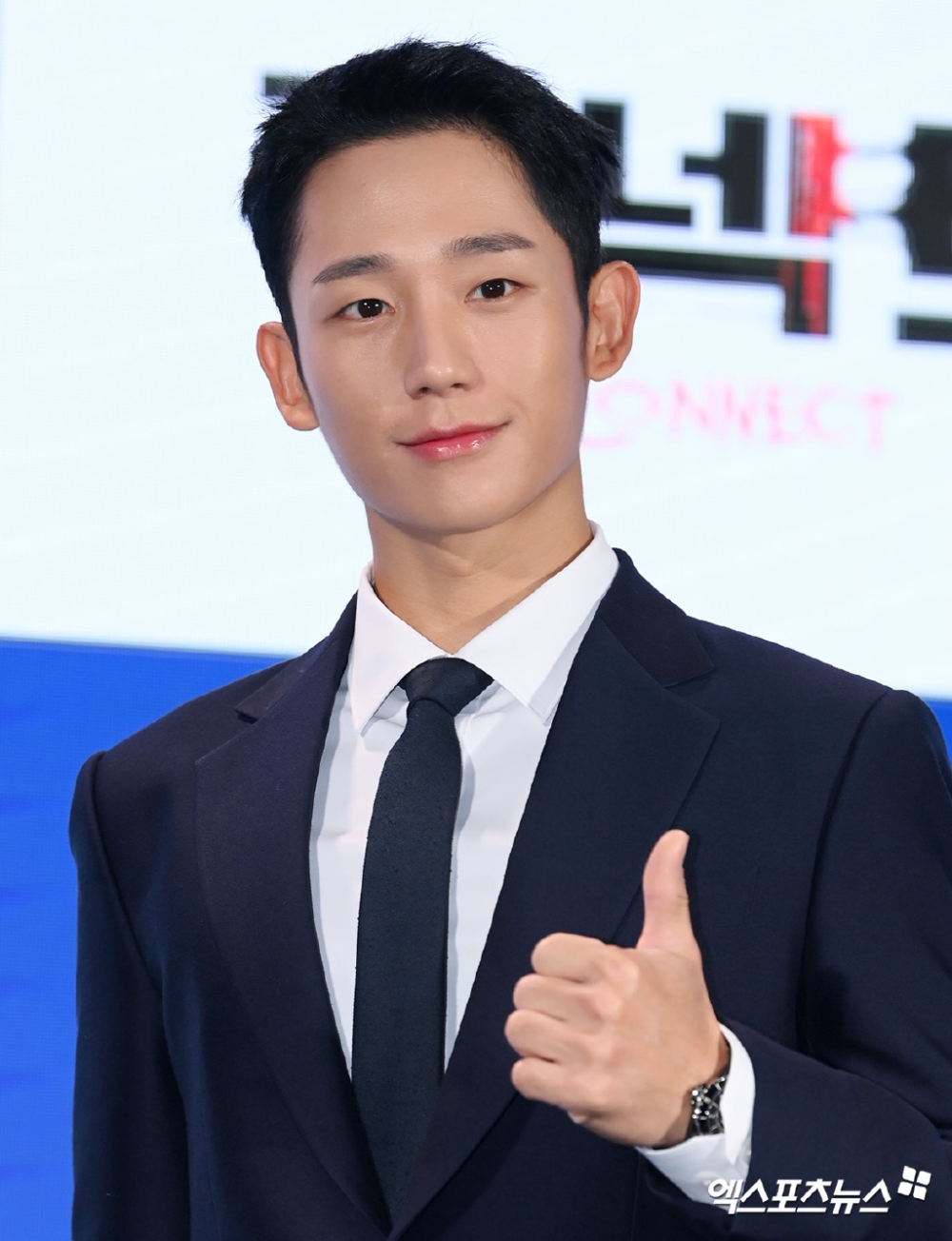 丁海寅坦言長期使用單眼拍戲視力下降