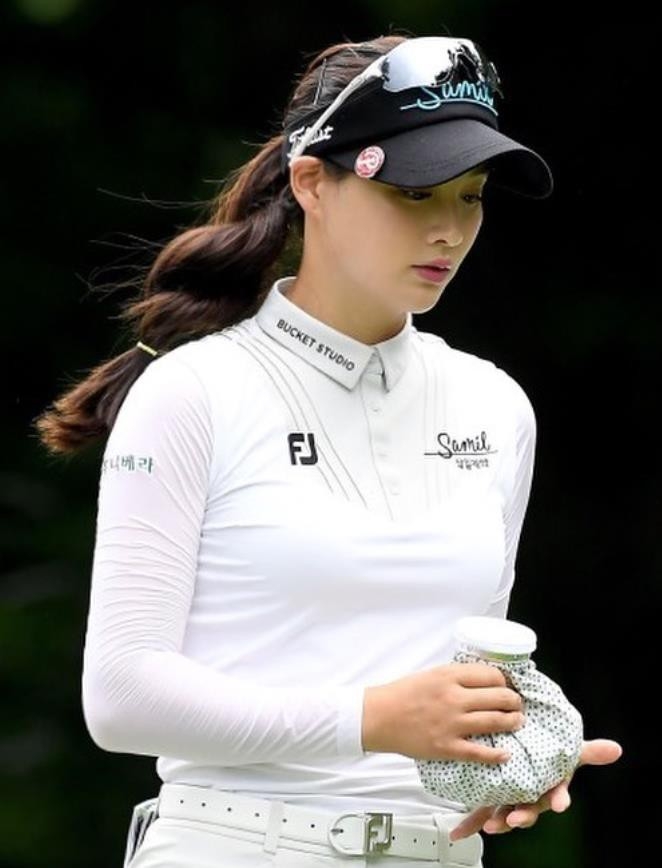 Rain遭爆料出軌對象神似金泰希