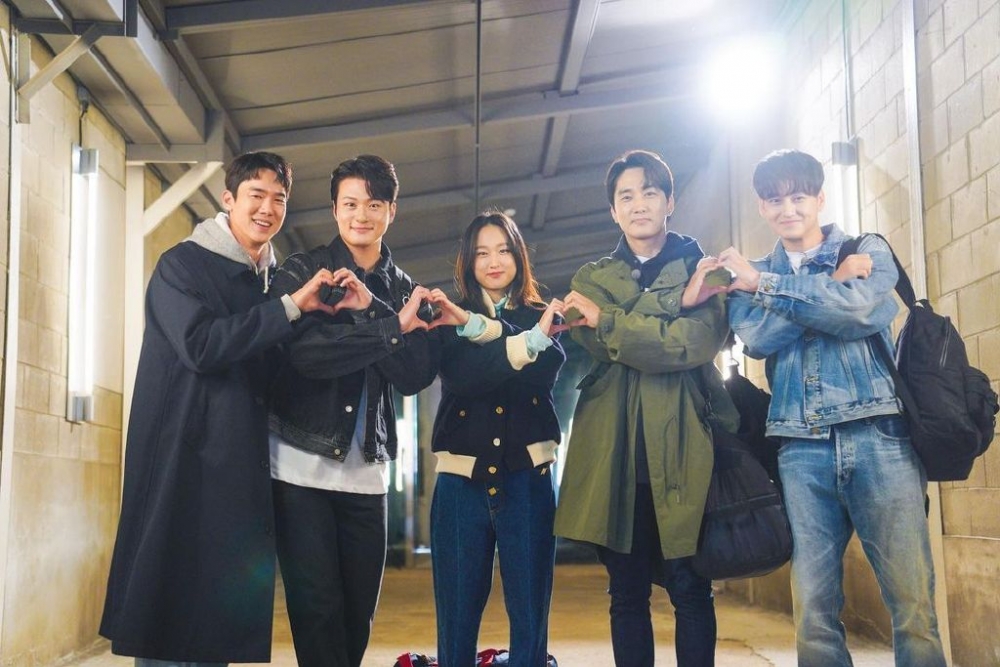 宋承憲、劉演錫、金汎、柳惠英、申承浩(演員1組)