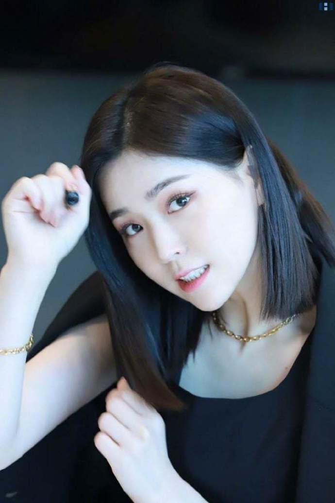 金智恩被很多人說長得像留眞、韓韶禧