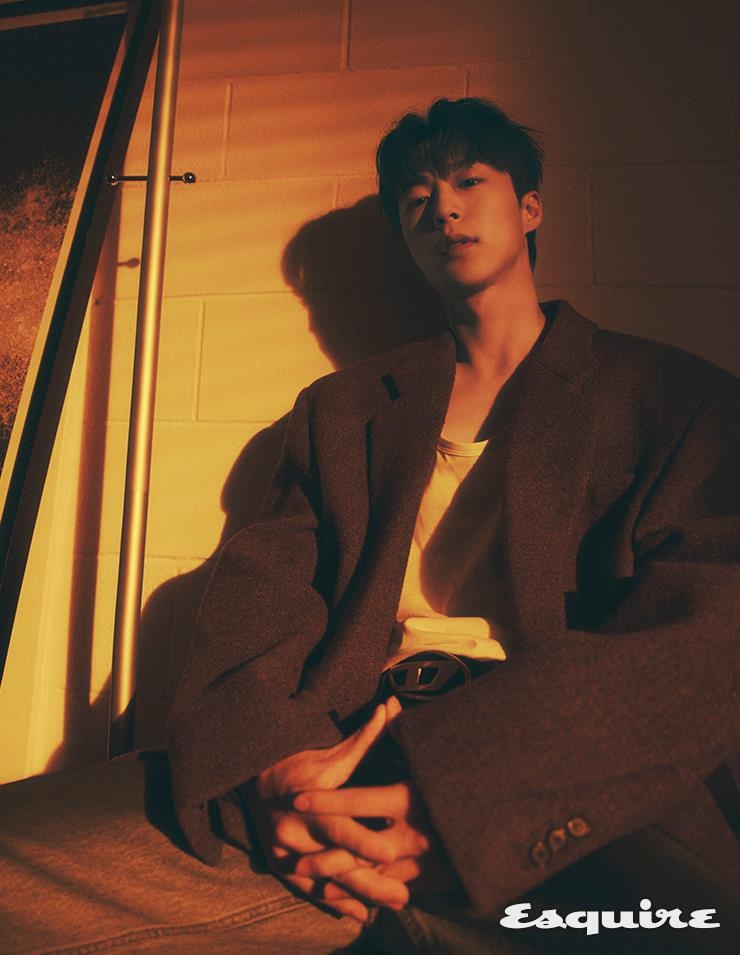 裴仁赫時尚畫報公開