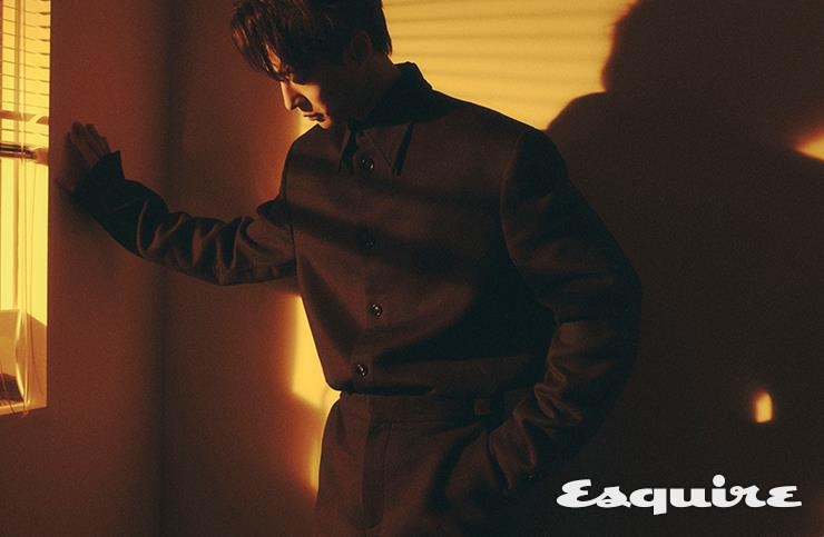 裴仁赫時尚畫報公開