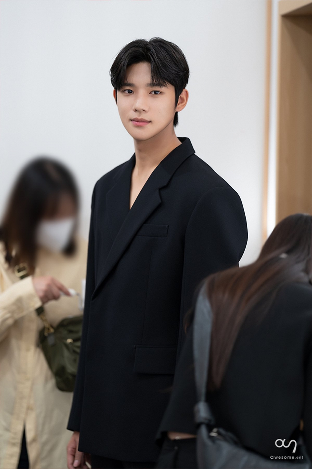 《王后傘下》文相敏爆紅作品提案接連不斷