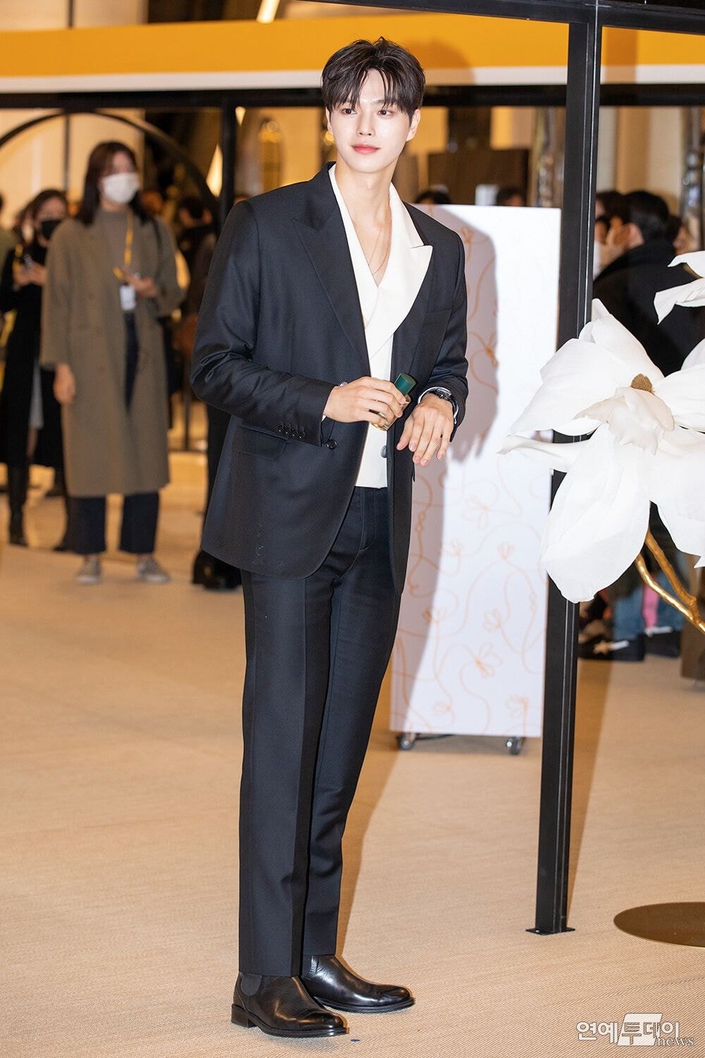 宋江出席品牌活動顏值引起熱議