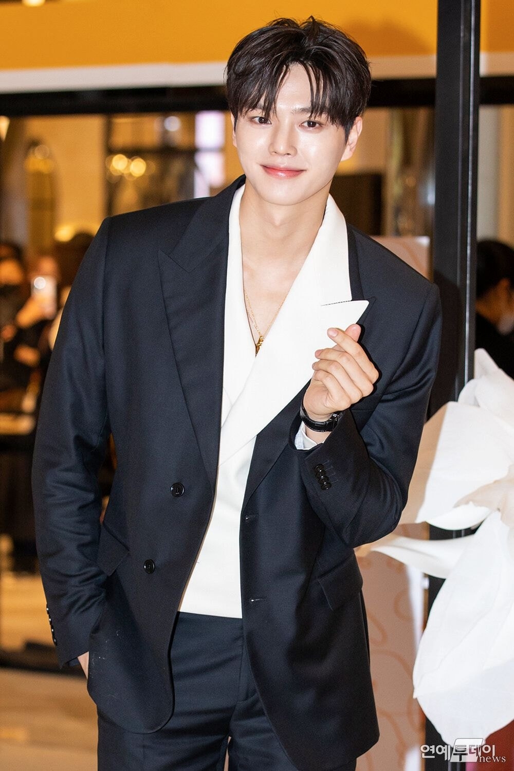 宋江出席品牌活動顏值引起熱議