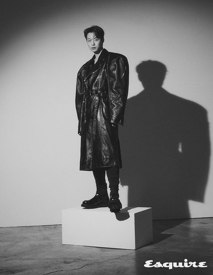 裴仁赫時尚畫報公開