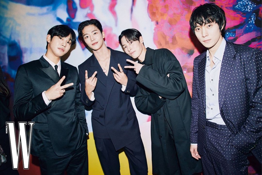 安孝燮、路雲、李宰旭、金永大合照