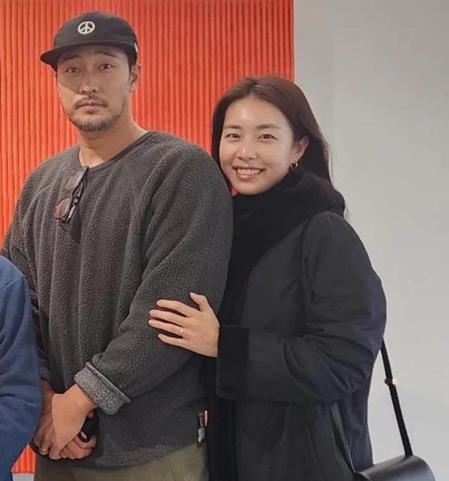 蘇志燮、趙銀政一起去看畫展