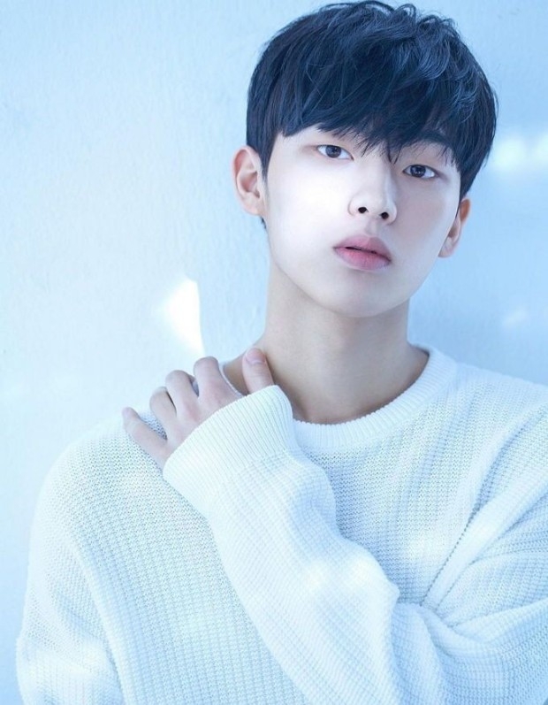 崔賢旭飾演學霸徐浩秀