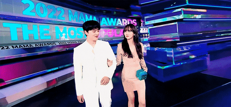 金所泫、呂珍九同台頒獎