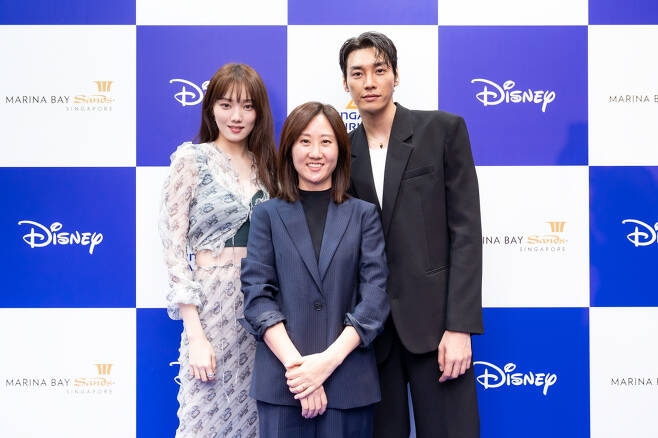 金英光、李聖經與導演一同出席「迪士尼內容展示會2022」
