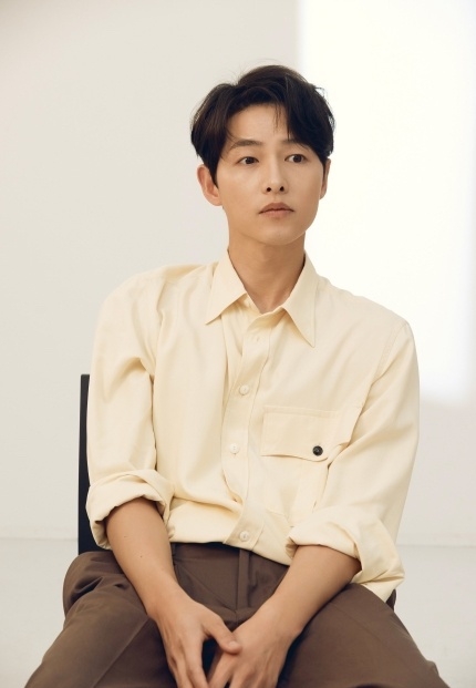 宋仲基驚喜認愛圈外女友