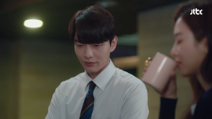 《Look at me》為懸疑驚悚片