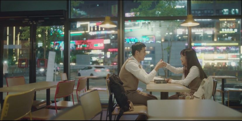 兩人約定好無論如何都不會離開對方