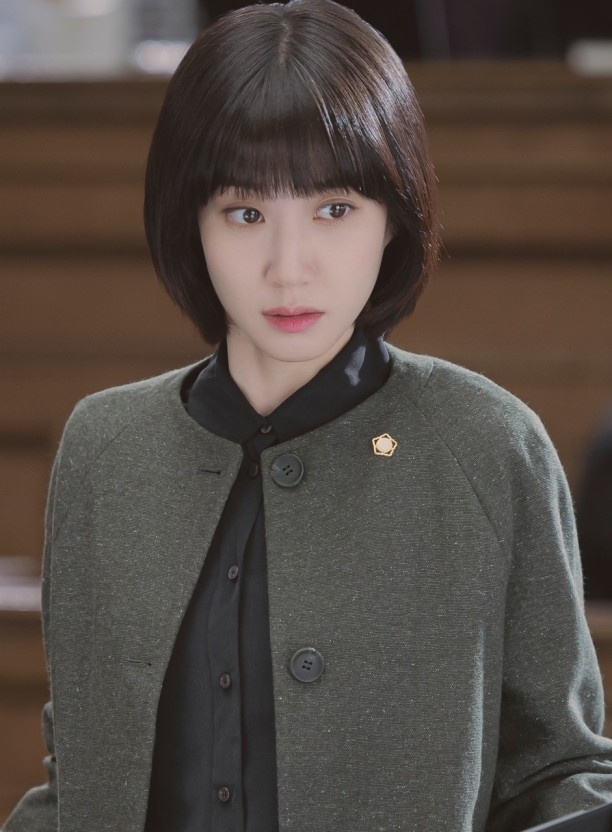 《非常律師禹英禑》朴恩斌飾演天才頭腦但患有自閉症的禹英禑