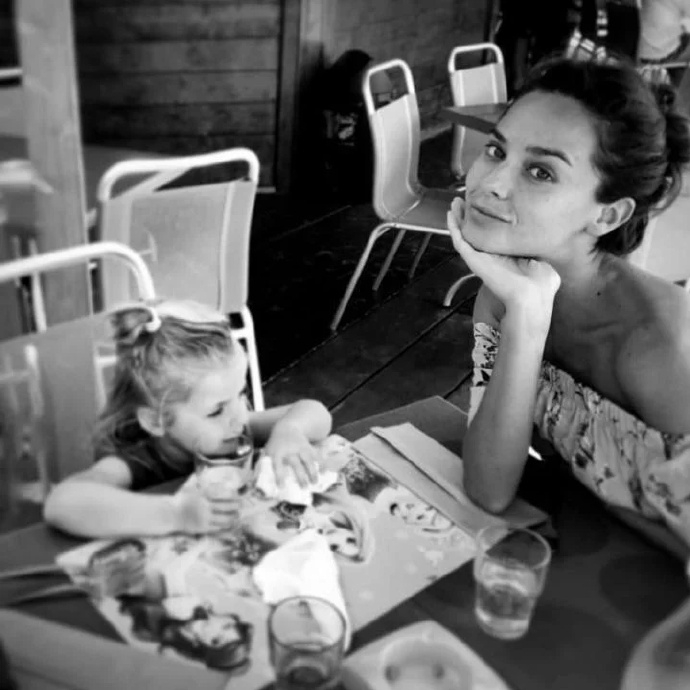 宋仲基女友凱蒂過往與小孩照片被翻出