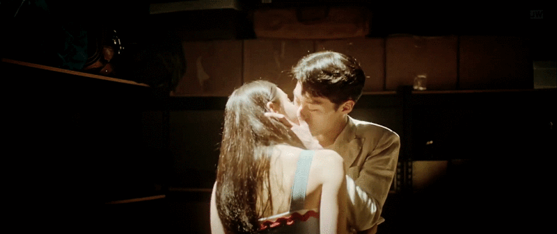 李宰旭、李多熙吻戲