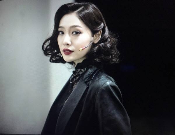 金赫拉以舞台劇演員出道