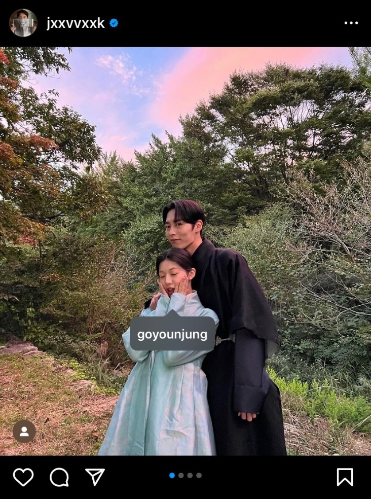 李宰旭在自己的Ig賬號發的甜蜜合照