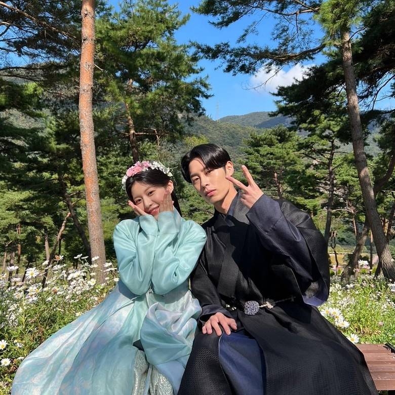 李宰旭、高允貞戲裡戲外CP感滿滿