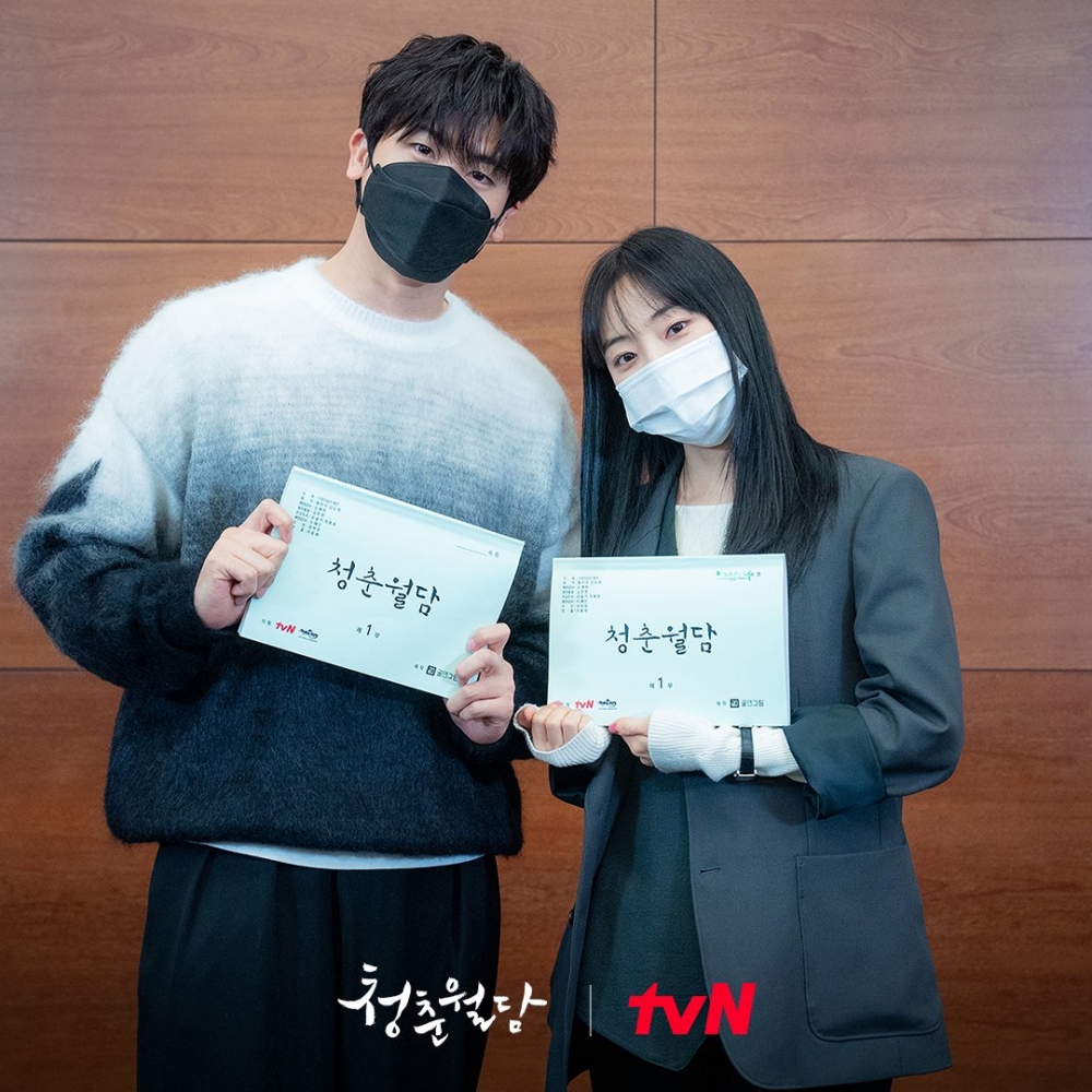 《青春月譚》由朴炯植、全少妮（全素妮）主演