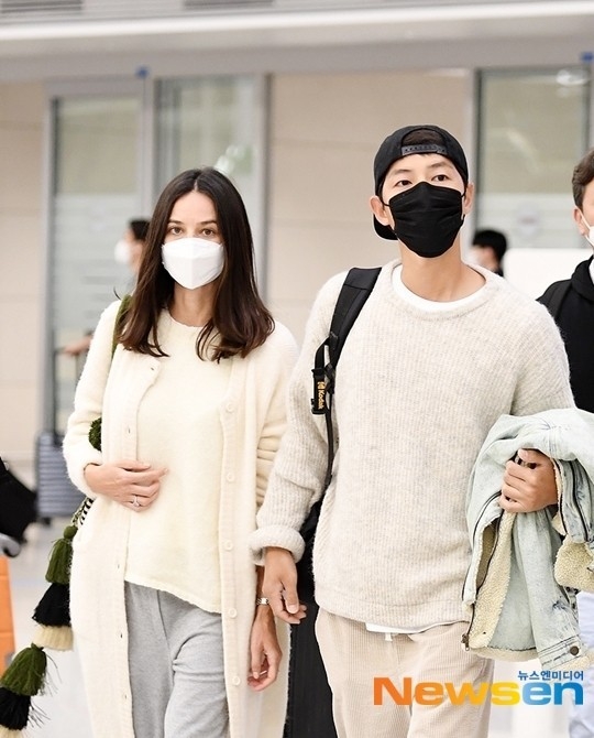 有韓媒報導宋仲基孩子的預產期是8月