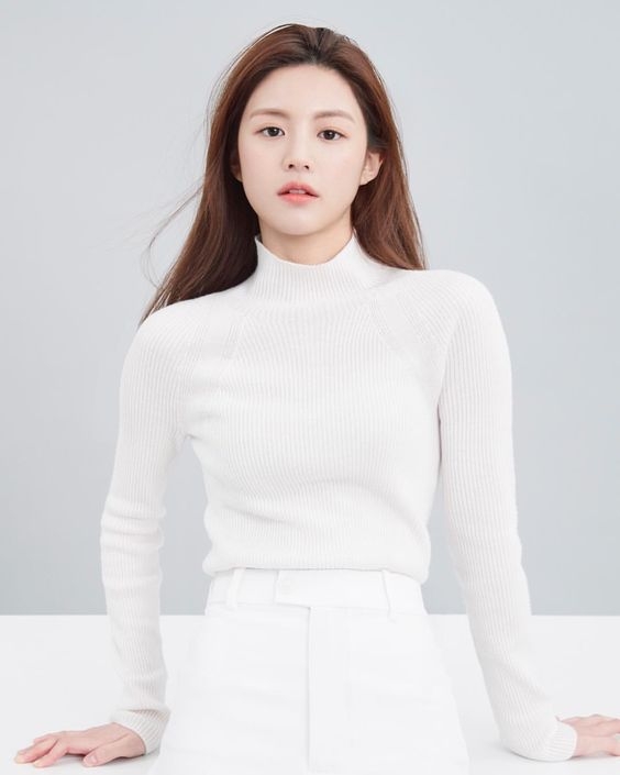 高允貞以絕美顏值獲得超高人氣