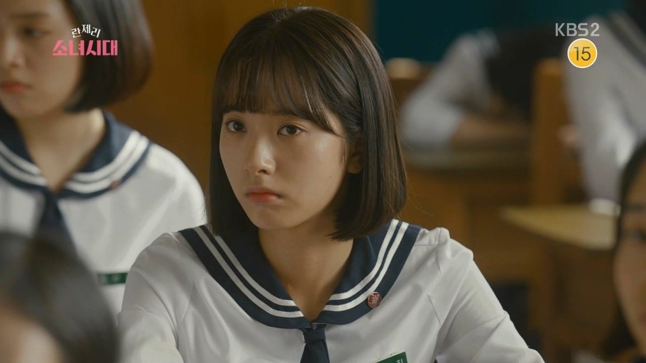 苞娜首部女主戲《内衣少女時代》