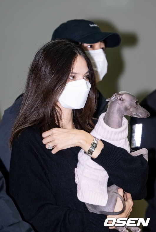 凱蒂戴的鑽戒受到關注