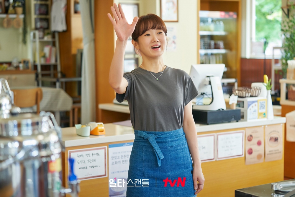 李鳳輦在《浪漫速成班》飾演南行善的好友兼合夥人「金榮珠」