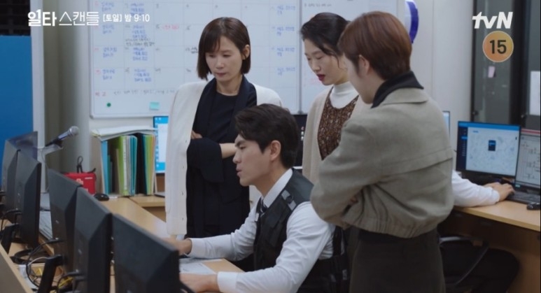 崔直說豪宅監視器畫面唾手可得